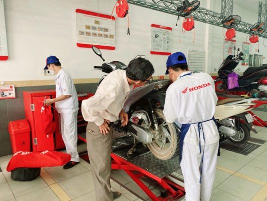bao duong xe may honda lan dau tien