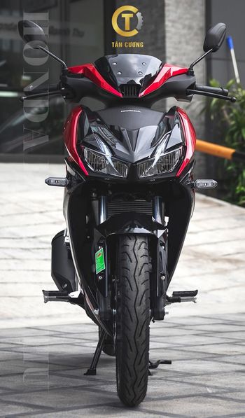 xe winner x thay nhot bao nhieu lit