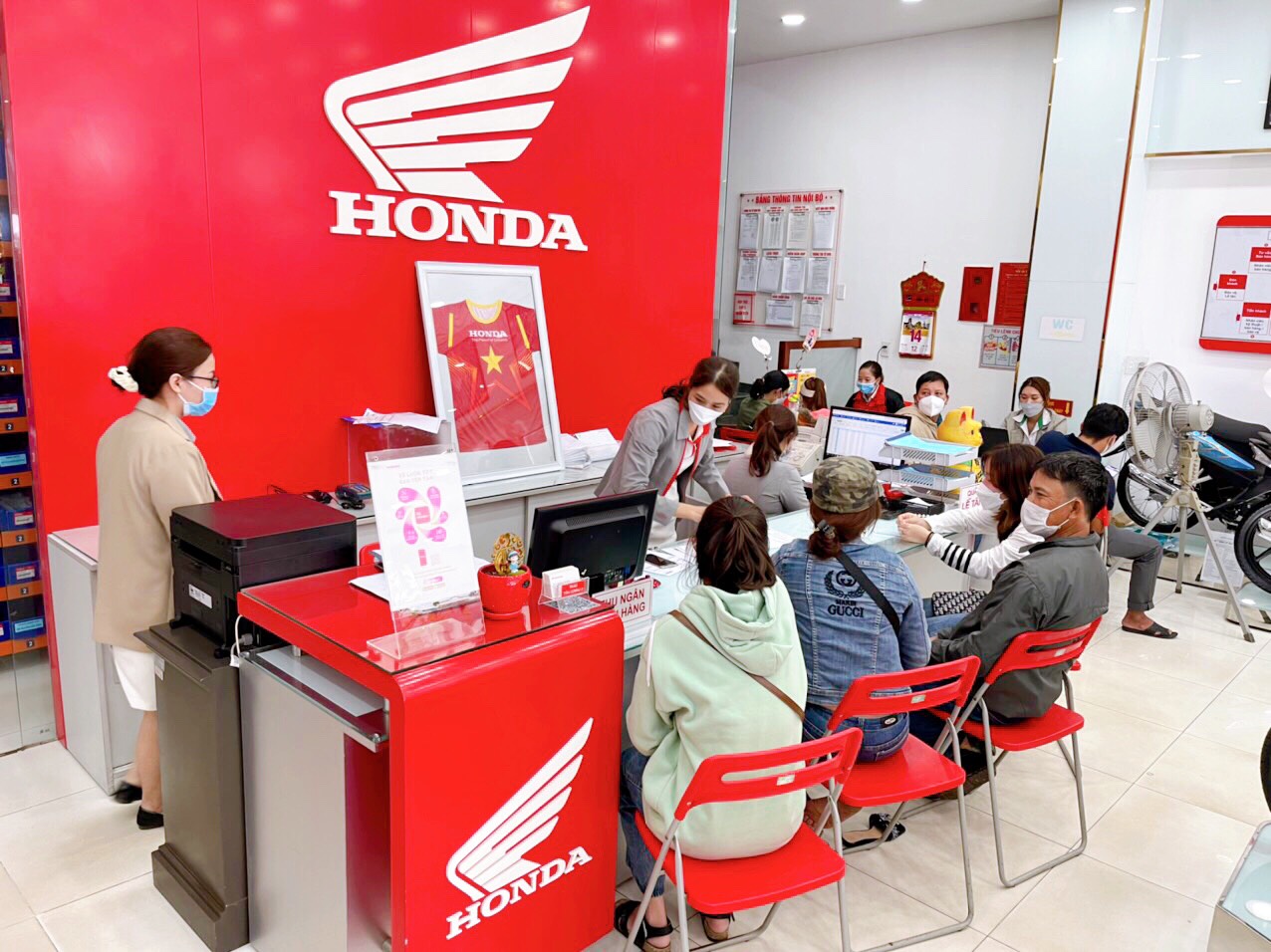 KHÔNG KHÍ CUỐI TUẦN NHỘN NHỊP-2