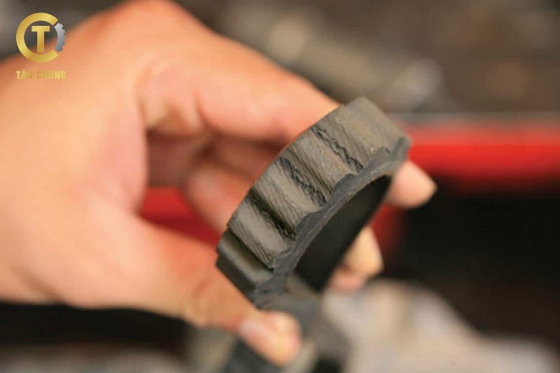 thay dây curoa cho xe tay ga thay dây curoa cho xe tay ga