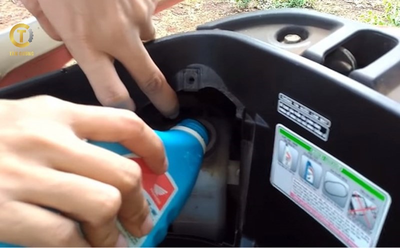 BAO LÂU THÌ NÊN THAY NƯỚC MÁT XE MÁY? BAO LÂU THÌ NÊN THAY NƯỚC MÁT XE MÁY?