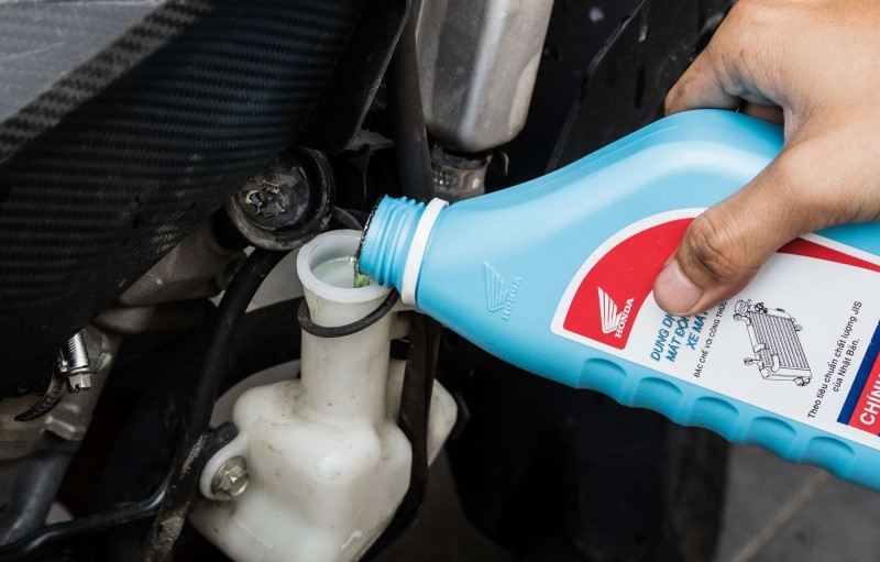 BAO LÂU THÌ NÊN THAY NƯỚC MÁT XE MÁY? BAO LÂU THÌ NÊN THAY NƯỚC MÁT XE MÁY?